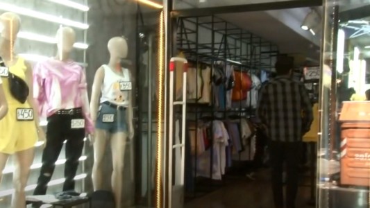 Las ventas minoristas cayeron un 14,9 % interanual en octubre