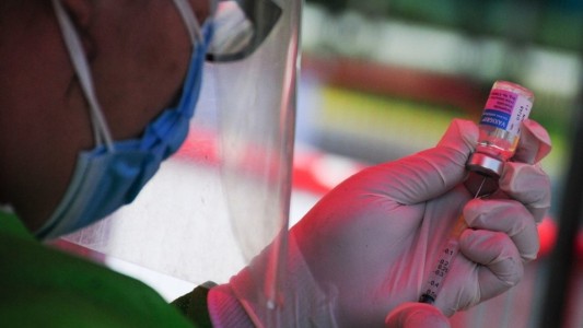 Argentina fabricará 150 millones de dosis de la vacuna de Oxford