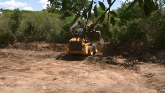Construyen una laguna artificial en Mundo Aparte para las aves que escapan de las islas