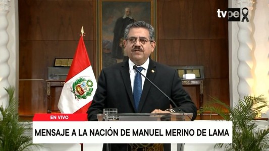 Renunció el presidente de Perú: "Convoco a la unidad y la paz"