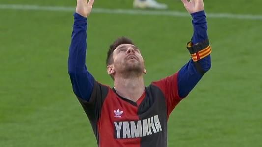 La 10 de Newell´s y un beso al cielo: el emotivo homenaje de Messi a Maradona