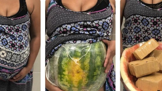 Con media sandía como "panza", simulaba un embarazo y transportaba cocaína