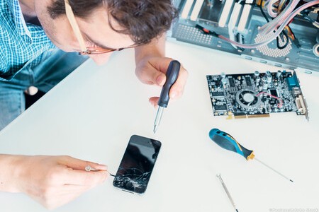 Europa aprueba el "derecho a reparar para combatir la obsolescencia"