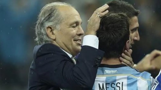 El mensaje Messi por la muerte de Sabella: "Fue un placer compartir tanto con vos"