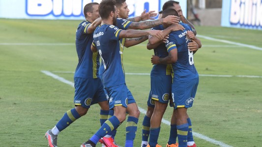 Rosario Central goleó a Patronato y lidera la Zona Complementación A