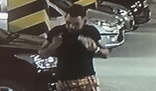 La Justicia busca al hijo del hombre que se entregó por la muerte del nene de cuatro años en Flores