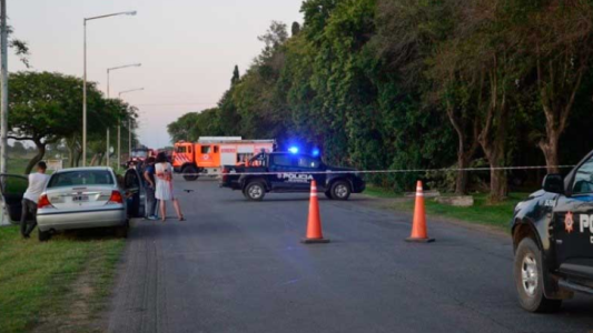 Dos jóvenes murieron al chocar el auto contra un árbol en ruta santafesina