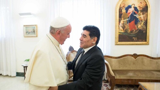 El Papa Francisco recordó a Diego Maradona: "Era un poeta en el campo de juego"
