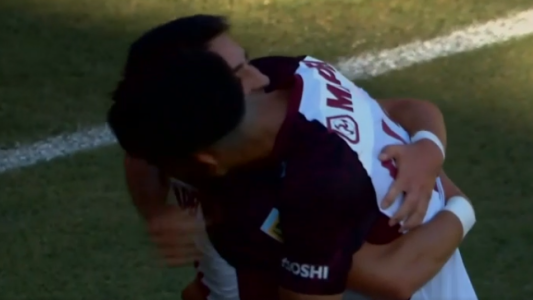 Central perdió 2 a 0 con Lanús pero está en carrera