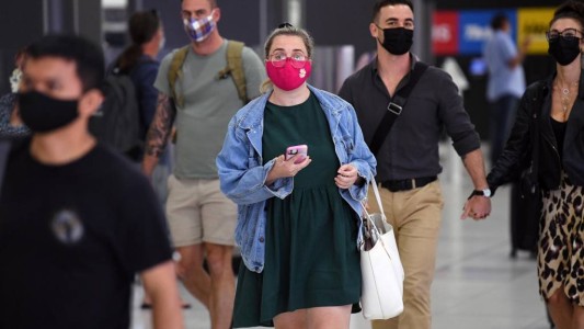 Estados Unidos exigirá un test de coronavirus negativo a los viajeros que lleguen al país en avión