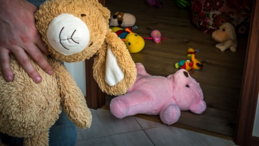 Una nena de 10 años dio a luz tras ser violada por su hermano de 15