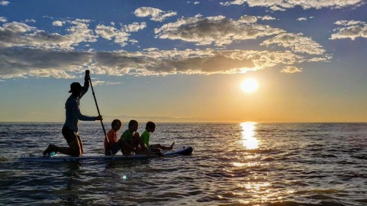 Las vacaciones de Manu Ginóbili en Monte Hermoso: bici y familia en paraísos solitarios
