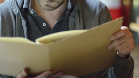 "No es tan bueno": el insólito menú de un restaurante demasiado honesto
