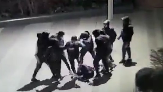 Patota le dio una paliza a un adolescente y lo dejó en coma en París