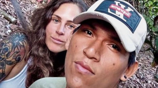 La inglesa de 33 años que fue a Perú por 10 días, se enamoró de un joven de 19 y se quedó a vivir en la selva