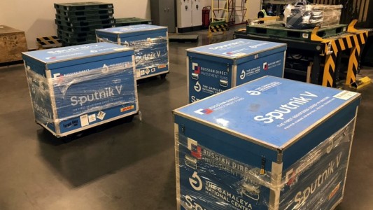 Vacuna Sputnik: Rusia le ofrece 100 millones de dosis a la Unión Europea