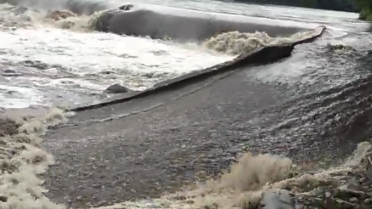 VIDEOS: importantes crecidas en ríos de Calamuchita, Punilla y Traslasierra