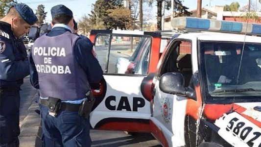 Suspendieron un partido de fútbol con más de mil espectadores en Córdoba