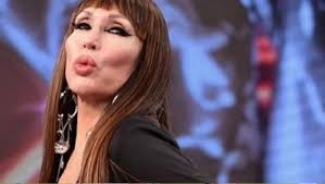 Moria anunció que se vacunará contra el coronavirus y estalló la polémica