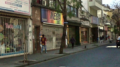 Preocupación en los comercios de calle San Luis por la caída en las ventas