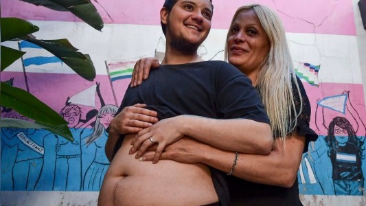 "¡Es hermoso!": nació Facundo, el bebé gestado por un varón trans