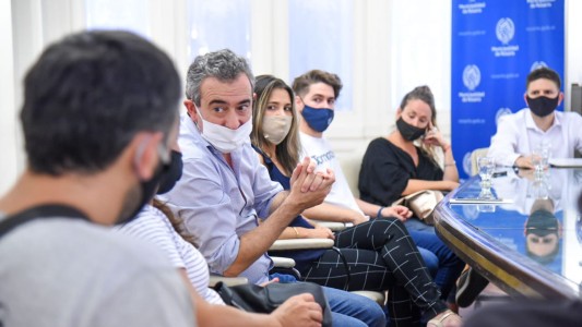 El municipio entregó subsidios económicos a nueve clubes donde se desarrollan colonias de verano