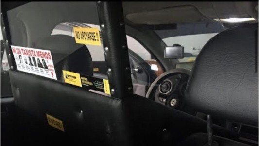 Taxistas: “No estamos en contra de la mampara, pero hay que estudiar el tema”