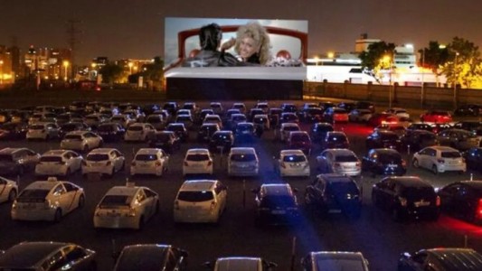 Llega el Autocine a Santa Fe con la pantalla más grande de Argentina