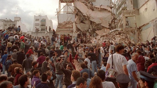 La DAIA criticó a Menem por los atentados y los indultos a militares de la dictadura