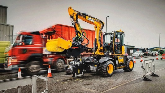 Nueva máquina que arregla baches en 8 minutos