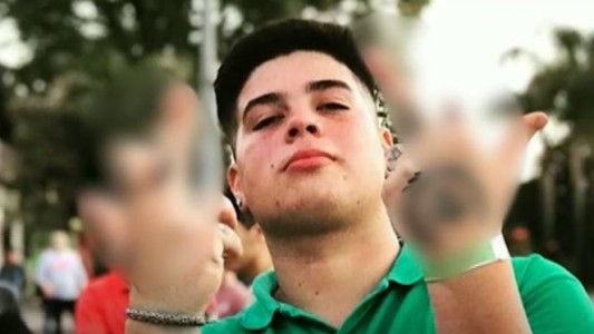 Murió un joven electrocutado en una cancha de Bella Vista