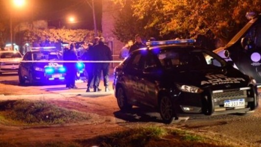 Crimen mafioso en Andino: se le acercaron dos autos y lo asesinaron de cinco tiros