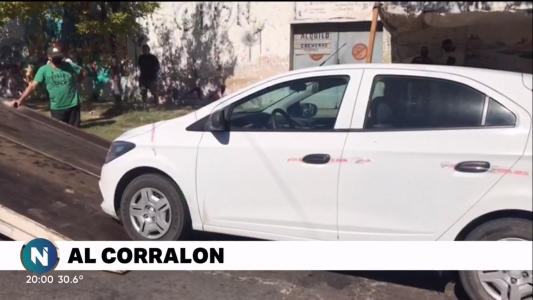 Dos vehículos Uber detenidos en un operativo