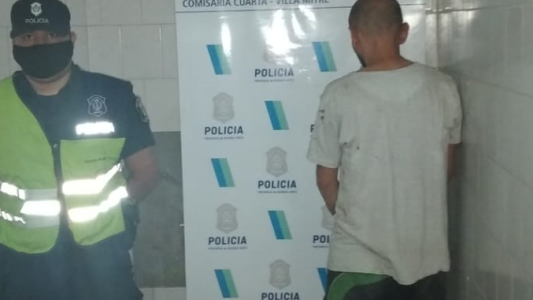 Saltó un paredón y se metió en la casa de una mujer para propinarle una feroz golpiza