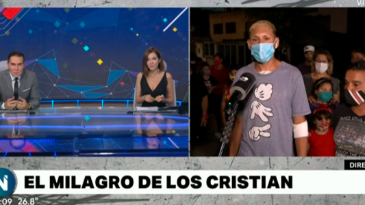 Video: los dos hombres que se salvaron de milagro de morir por una camioneta fuera de control