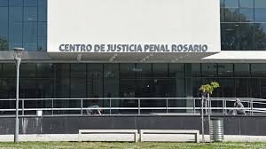 Piden 12 años de cárcel para un hombre que atacó a cuchillazos a su mujer en zona noroeste