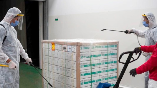 Llegaron a la provincia las 37.800 vacunas de Sinopharm para los docentes
