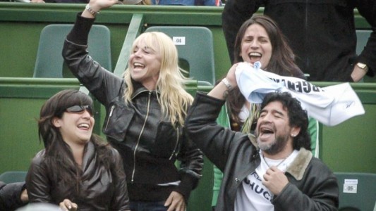 Claudia Villafañe, al entorno de Maradona: "Se les murió la gallina de los huevos de oro"