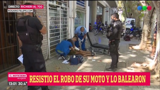 Balearon a un hombre a plena luz del día y le robaron la moto