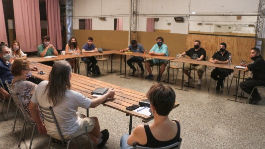 El gobierno de la provincia llevó adelante una mesa de seguridad con vecinos de barrio Las Delicias en Rosario