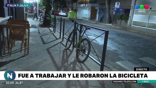 Le robaron la bicicleta a un mozo mientras atendía