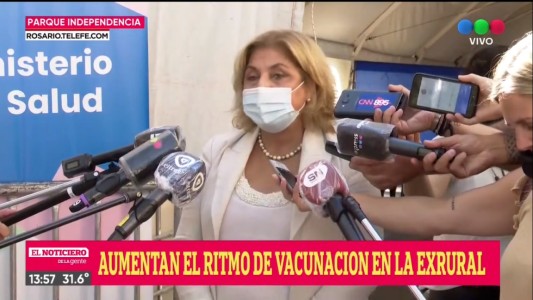 “Nuestra meta es terminar el viernes con la vacunación a docentes de nivel primario”