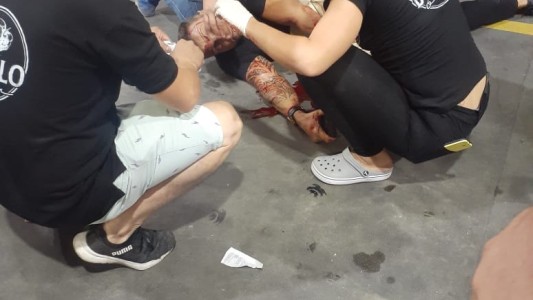 Un hombre está grave tras recibir una ráfaga de disparos en una estación de servicio de zona norte