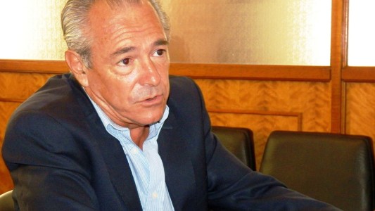 Barletta presentó un recurso de amparo para garantizar las clases presenciales