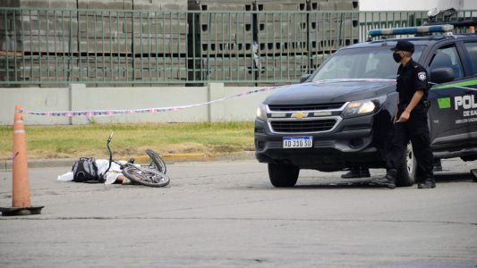 Un ciclista fue atropellado por un camión y falleció en Presidente Perón y Circunvalación