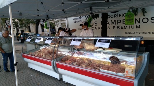 Miércoles de ganga: adónde venden asado a 390 pesos el kilo en Rosario