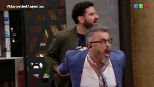 Estalló Donato De Santis con Fernando Carlos: "Agarrame"