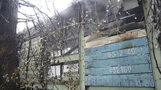 Incendio de vagones en el ferrocarril a la altura del parque Scalabrini Ortiz