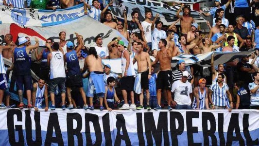 Interna en la barra de Racing: balearon al líder de la facción disidente