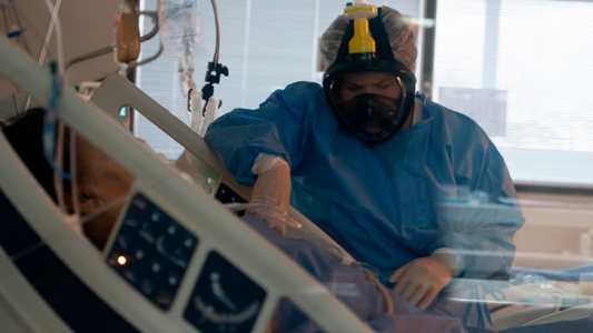 Confirman la primera muerte en el país por la variante de Covid del Reino Unido